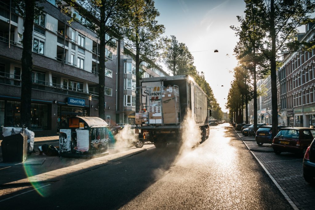 semi-truck unloading freight