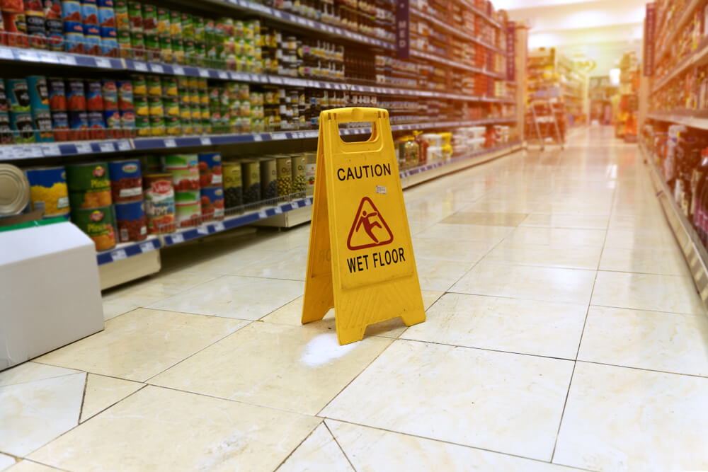 Slip and Fall in a Grocery Store: Who Is Responsible in Tennessee?